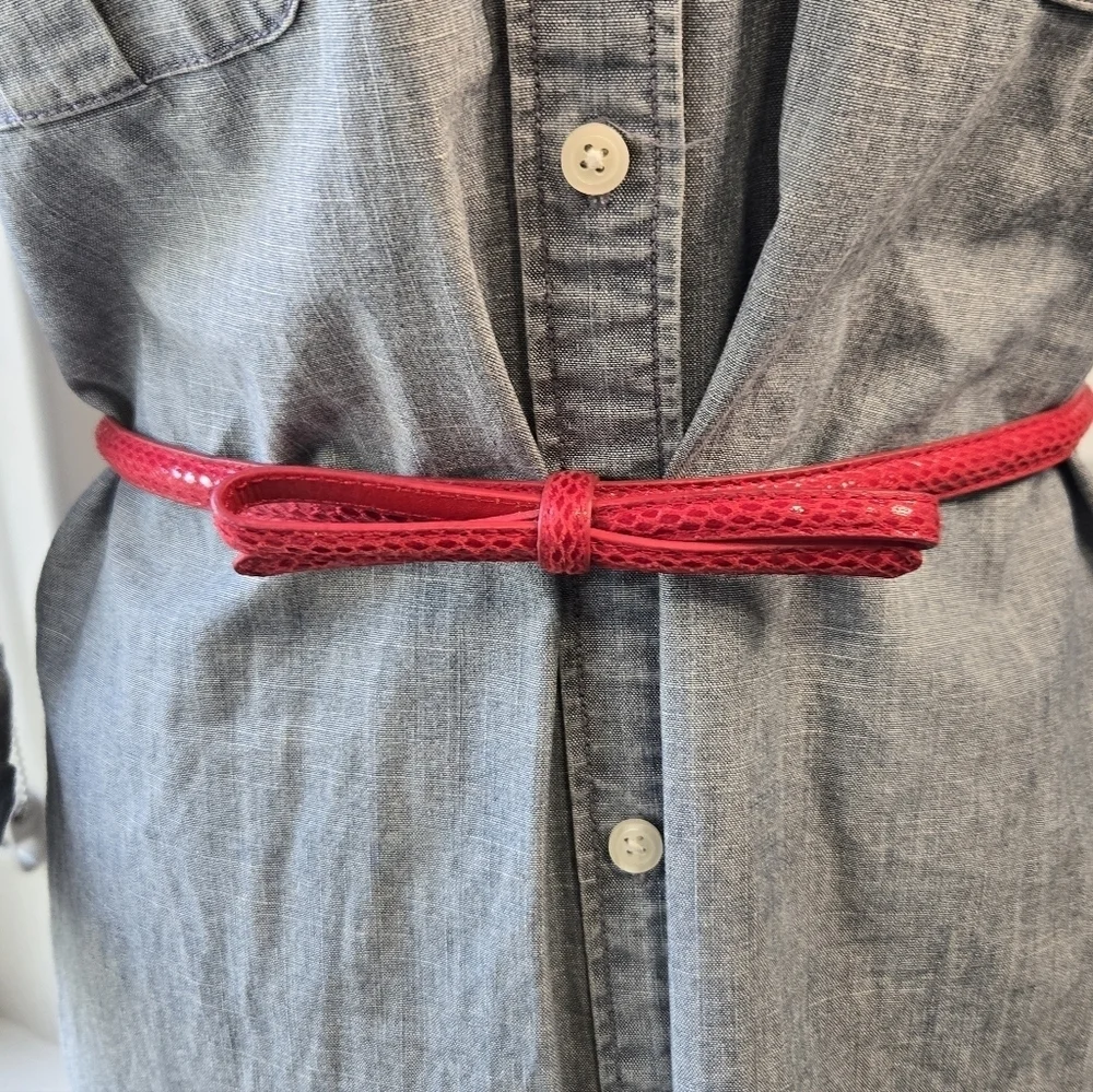 WHITE HOUSE BLACK MARKET WHBM RED FAUX SNAKESKIN BOW BELT WOMEN SMALL STRUCTURED
